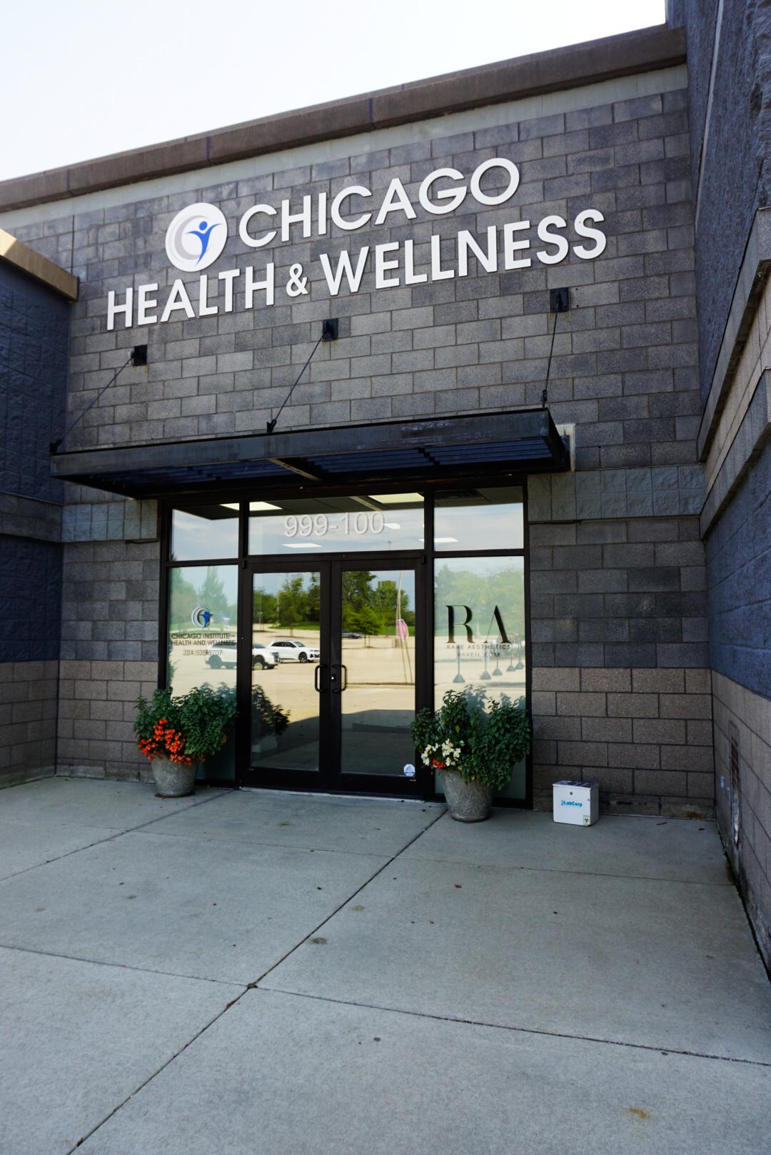 Chicago Institute for Health & Wellness storefront at 999 W. Main St., West Dundee